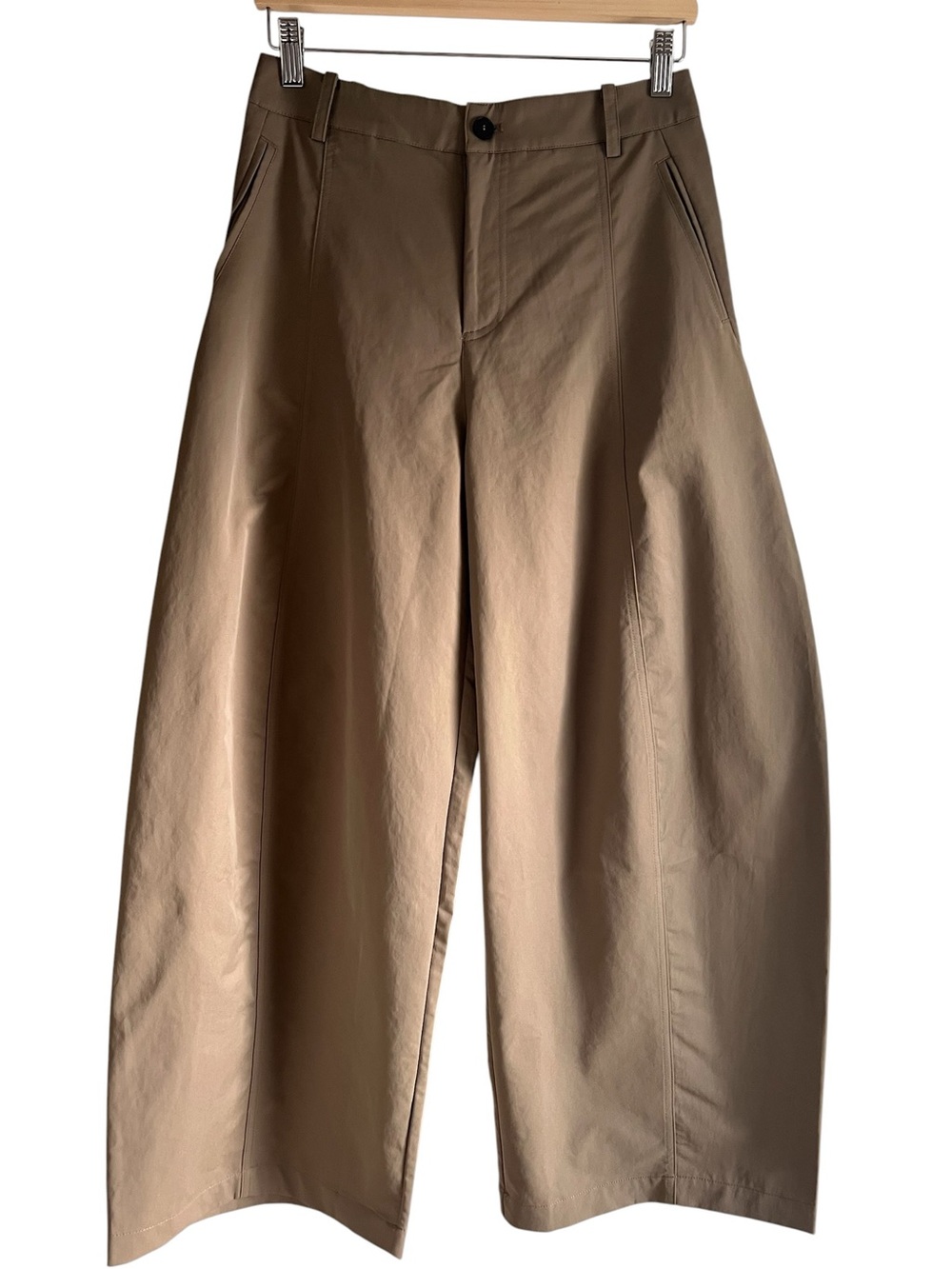 Barrel leg khaki lightweight cropped pants like new condition